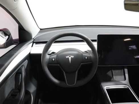 Used 2025 Tesla Model Y Long Range AWD/4WD image 12