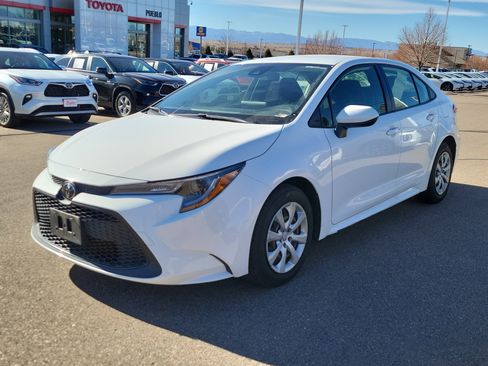 Used 2022 Toyota Corolla LE w/ Carpet Mat Package (TMS) image 4