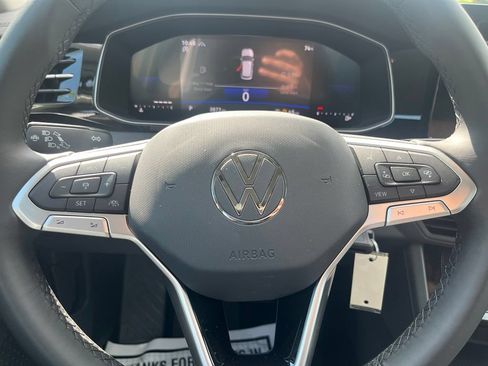 Certified 2025 Volkswagen Jetta S FWD image 21