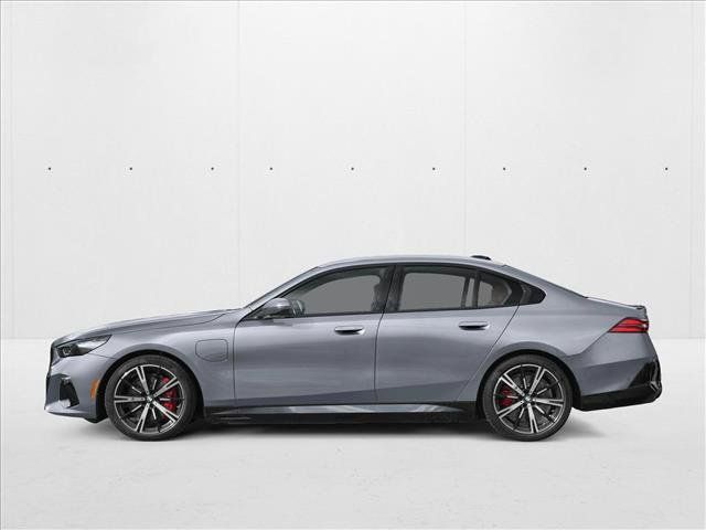 New 2027 BMW 550e xDrive AWD/4WD image 3