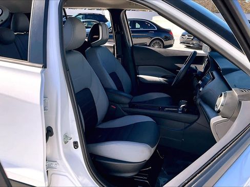 Used 2024 Nissan Kicks SR w/ SR Premium Package image 9