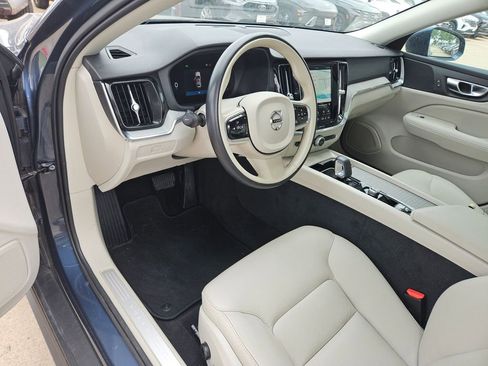 Used 2025 Volvo V60 B5 Cross Country Plus AWD/4WD image 13