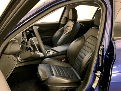 Used 2017 Alfa Romeo Giulia Ti w/ TI 19" Sport Package image 12