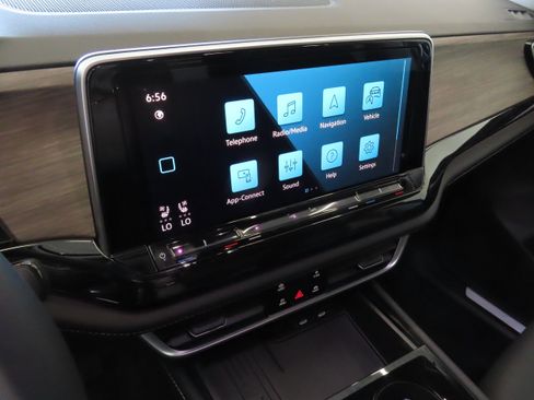 New 2026 Volkswagen Atlas SEL image 18