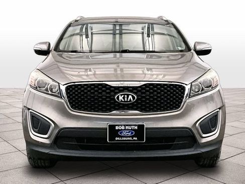 Used 2016 Kia Sorento FWD image 3
