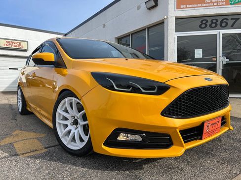 Used 2015 Ford Focus ST w/ Equipment Group 401A image 1