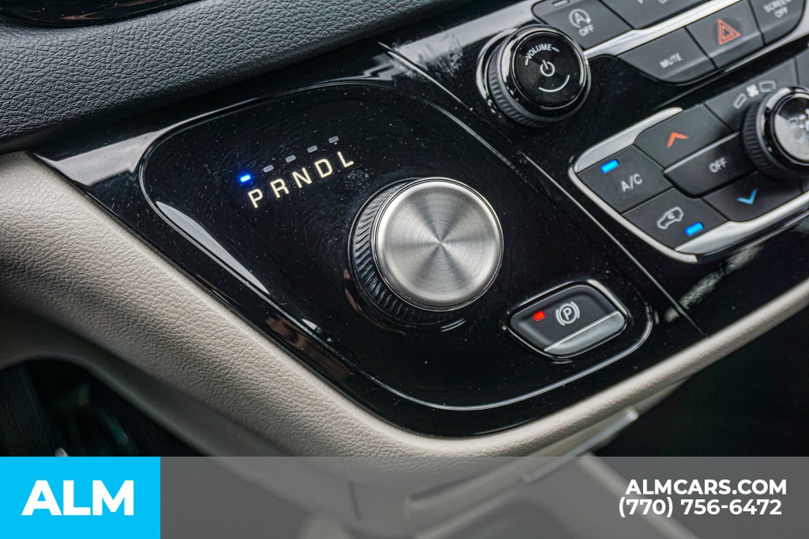 Used 2023 Chrysler Pacifica Touring-L FWD image 45