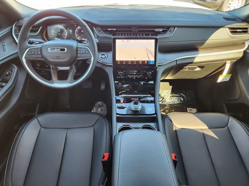 New 2025 Jeep Grand Cherokee L Limited image 18