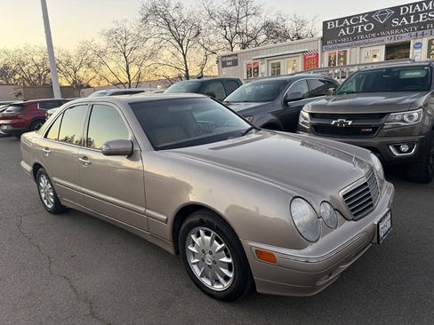 Used 2001 Mercedes-Benz E 320 Sedan image 3