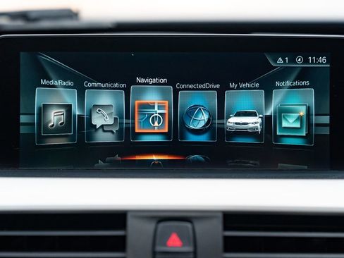 Used 2017 BMW 320i Sedan image 13