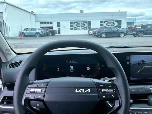 Used 2025 Kia K4 FWD image 14
