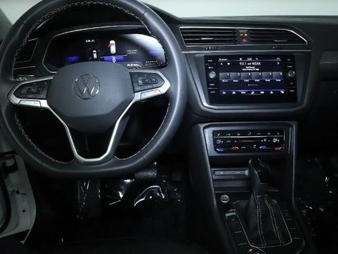 Certified 2024 Volkswagen Tiguan SE AWD/4WD image 31