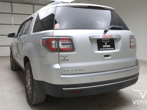Used 2016 GMC Acadia SLT FWD image 2