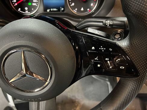 Used 2025 Mercedes-Benz Sprinter 2500 image 22