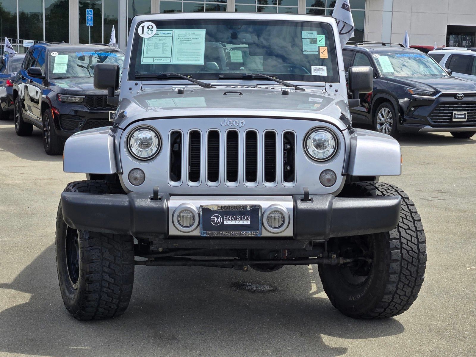 Used 2018 Jeep Wrangler Unlimited Sahara AWD/4WD image 2