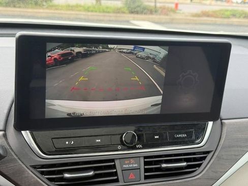 Used 2023 Nissan Altima 2.5 SV w/ SV Premium Package FWD image 26