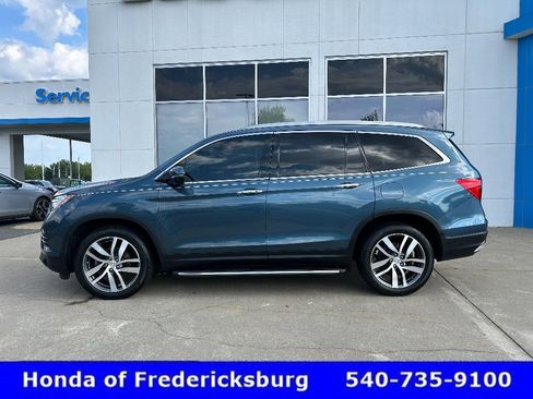 Used 2017 Honda Pilot Touring image 3