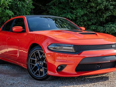 Used 2017 Dodge Charger R/T RWD image 7