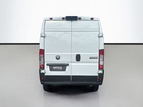 Used 2024 RAM ProMaster 2500 w/ Convenience Group FWD image 4
