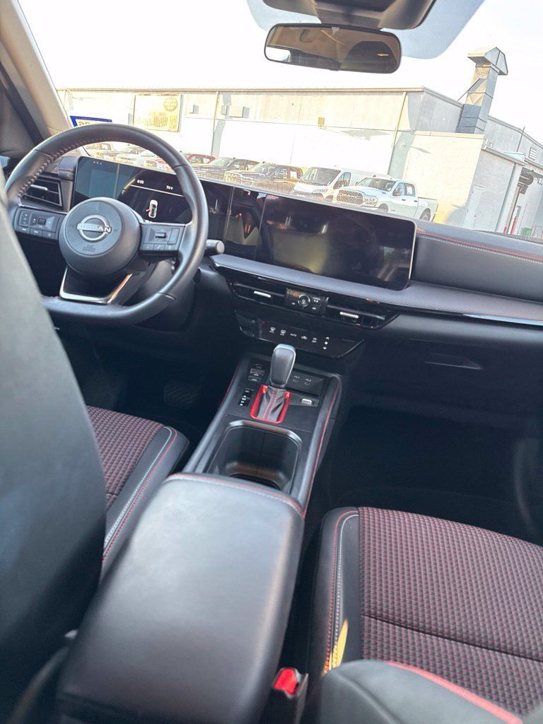 Used 2026 Nissan Kicks SR AWD/4WD image 11