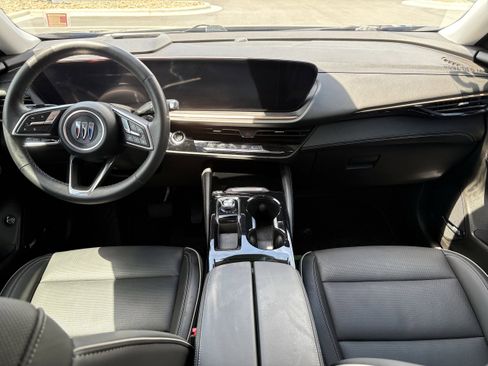 Used 2025 Buick Envision Avenir AWD/4WD image 16