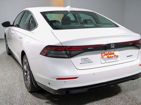 Used 2023 Honda Accord EX-L image 9