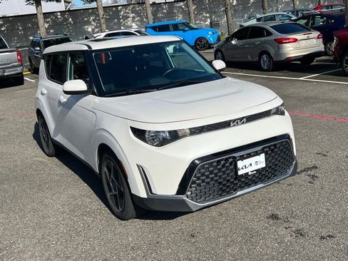 Certified 2023 Kia Soul EX image 7