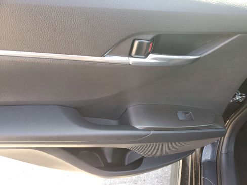 Used 2024 Toyota Camry SE image 15