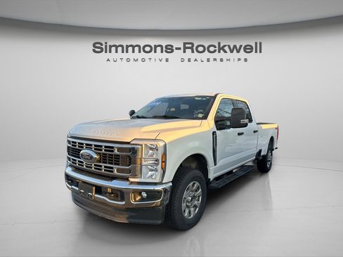 Used 2024 Ford F250 XLT AWD/4WD image 4