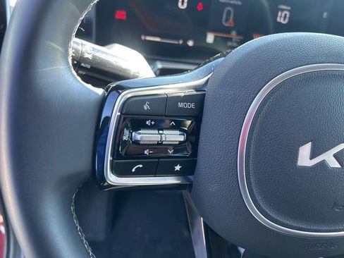 Used 2025 Kia Sorento S FWD image 18