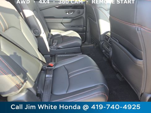 New 2025 Honda Pilot TrailSport image 18