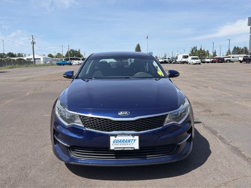 Used 2018 Kia Optima LX FWD image 2
