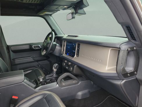 Used 2025 Ford Bronco Outer Banks w/ Sasquatch Package AWD/4WD image 31