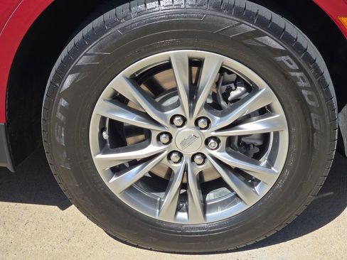 Used 2021 Cadillac XT5 Premium Luxury w/ LPO, Floor Liner Package image 7