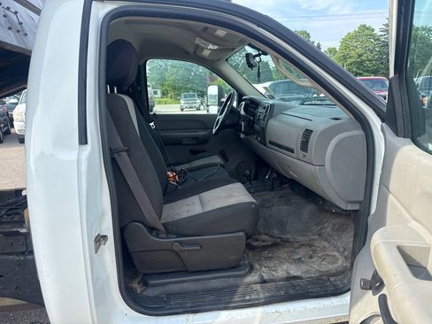Used 2009 GMC Sierra 3500 W/T w/ Snow Plow Prep Package image 10