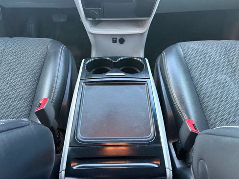Used 2014 Toyota Sienna SE FWD image 13