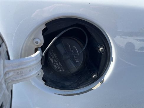 Used 2015 Jeep Compass Latitude image 20