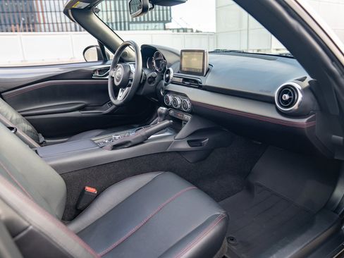 Used 2017 MAZDA MX-5 Miata RF Grand Touring RWD image 25