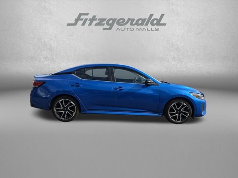 Used 2025 Nissan Sentra SR FWD image 9
