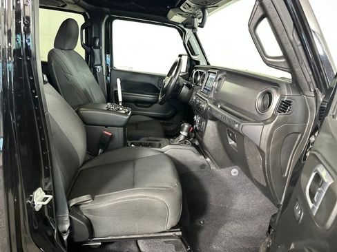 Used 2021 Jeep Wrangler Unlimited Sport image 29