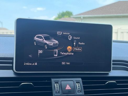 Used 2018 Audi Q5 2.0T Premium Plus w/ Premium Plus Package AWD/4WD image 41