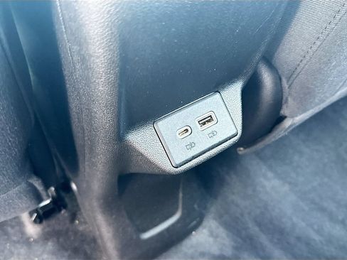 Used 2022 Chevrolet Bolt EUV LT FWD image 23