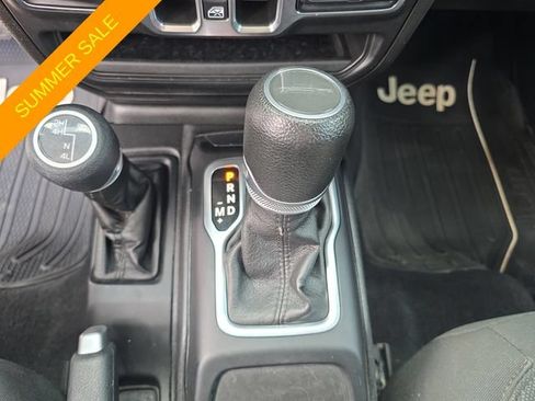 Used 2023 Jeep Gladiator Sport AWD/4WD image 19