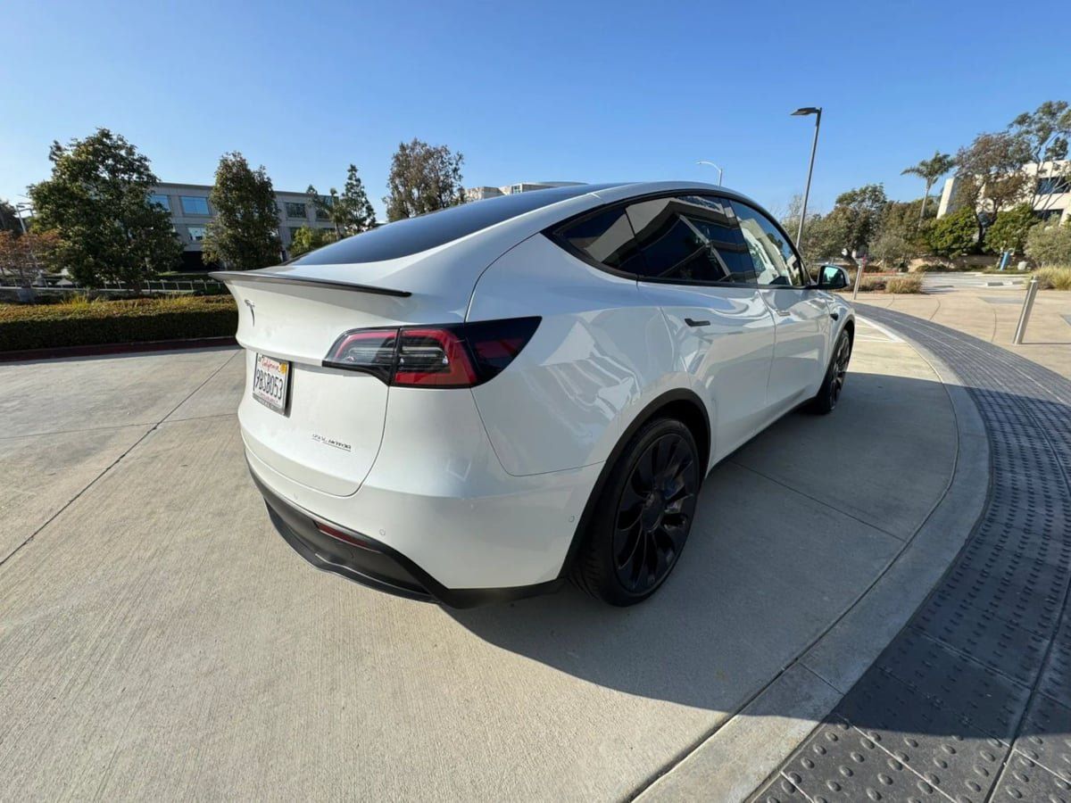 Used 2023 Tesla Model Y Performance AWD/4WD image 6