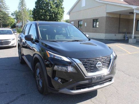 Used 2023 Nissan Rogue S image 5