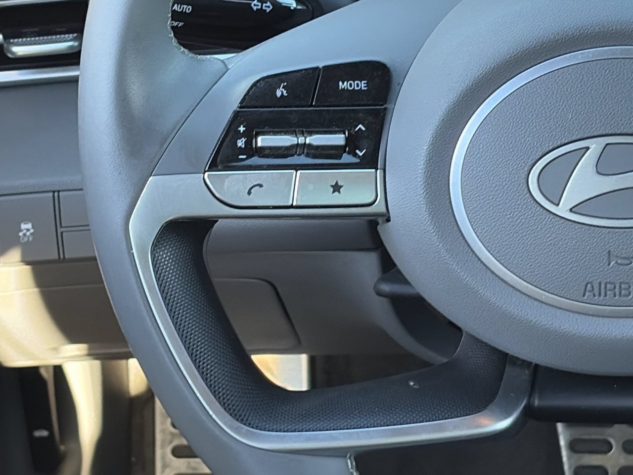 Certified 2025 Hyundai Elantra Sport FWD image 22