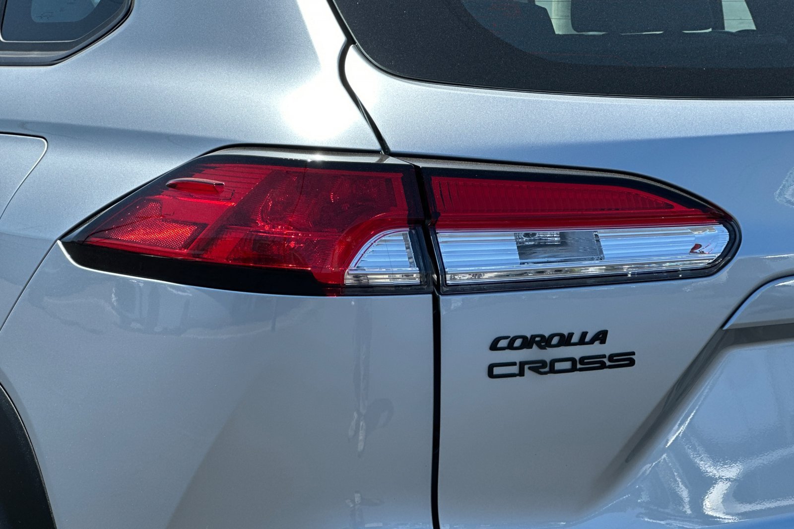 Certified 2025 Toyota Corolla Cross AWD Hybrid image 19