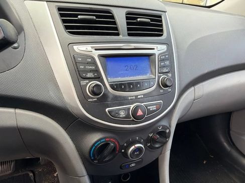Used 2013 Hyundai Accent GLS FWD image 19