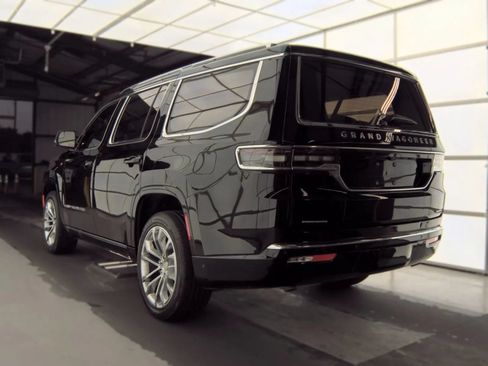 Used 2022 Jeep Grand Wagoneer Series II w/ Premium Group II AWD/4WD image 6