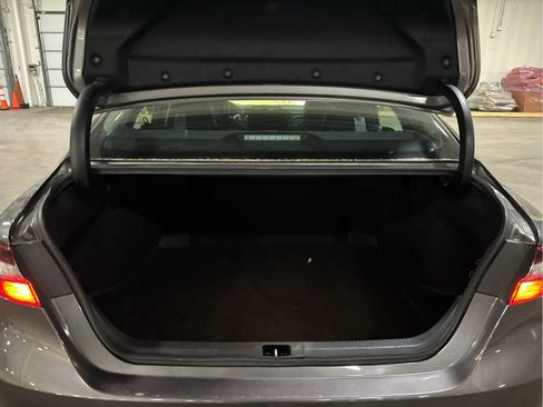 Used 2023 Toyota Camry SE FWD image 7